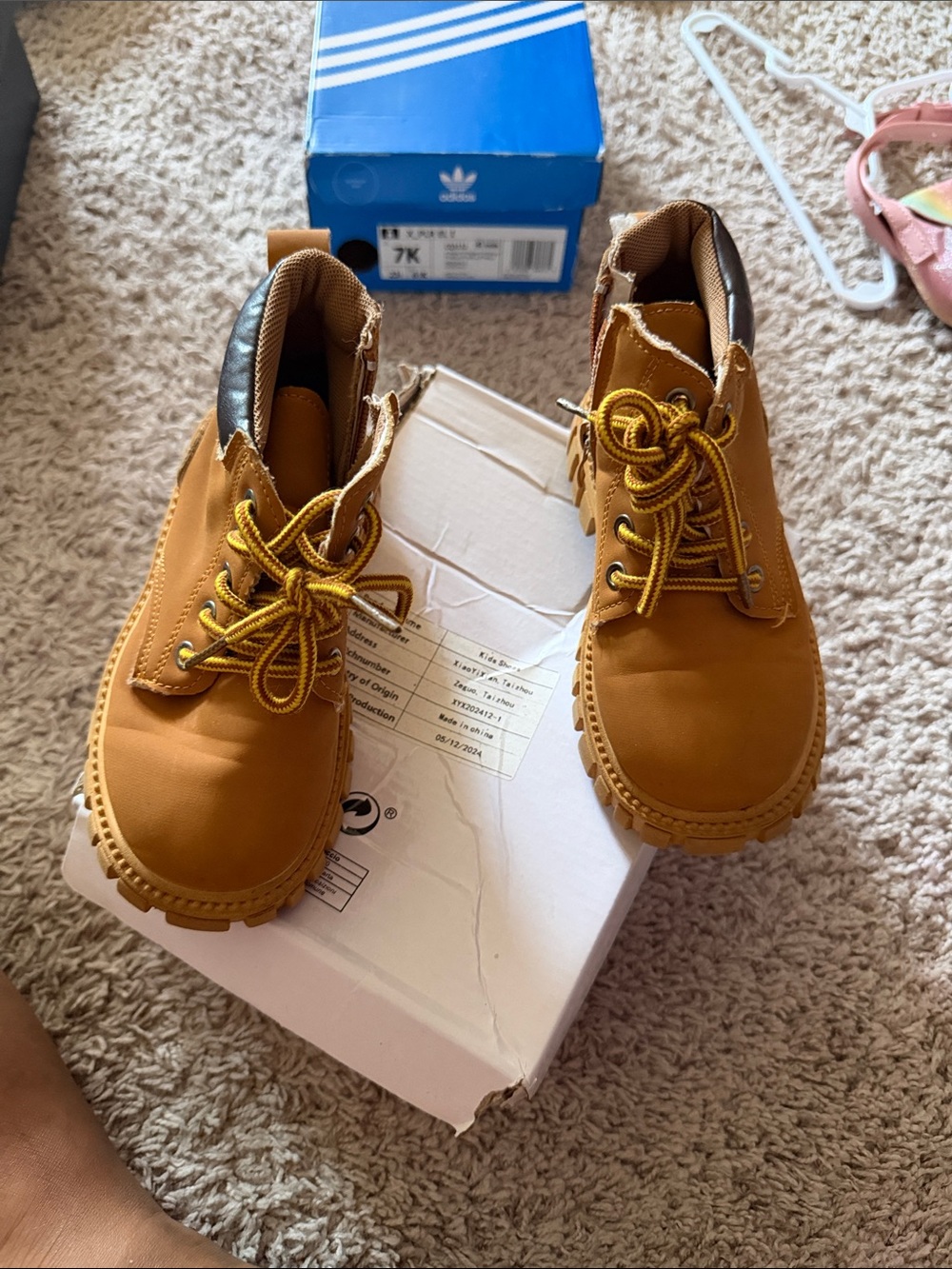 SHEIN Kids Wheat Brown Lace-Up Hiking Boots